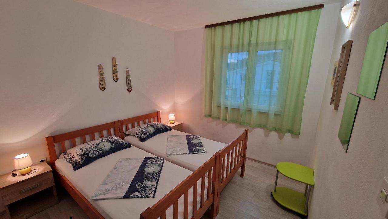 Apartments With A Parking Space Mavarstica, Ciovo - 12435 Trogir Buitenkant foto